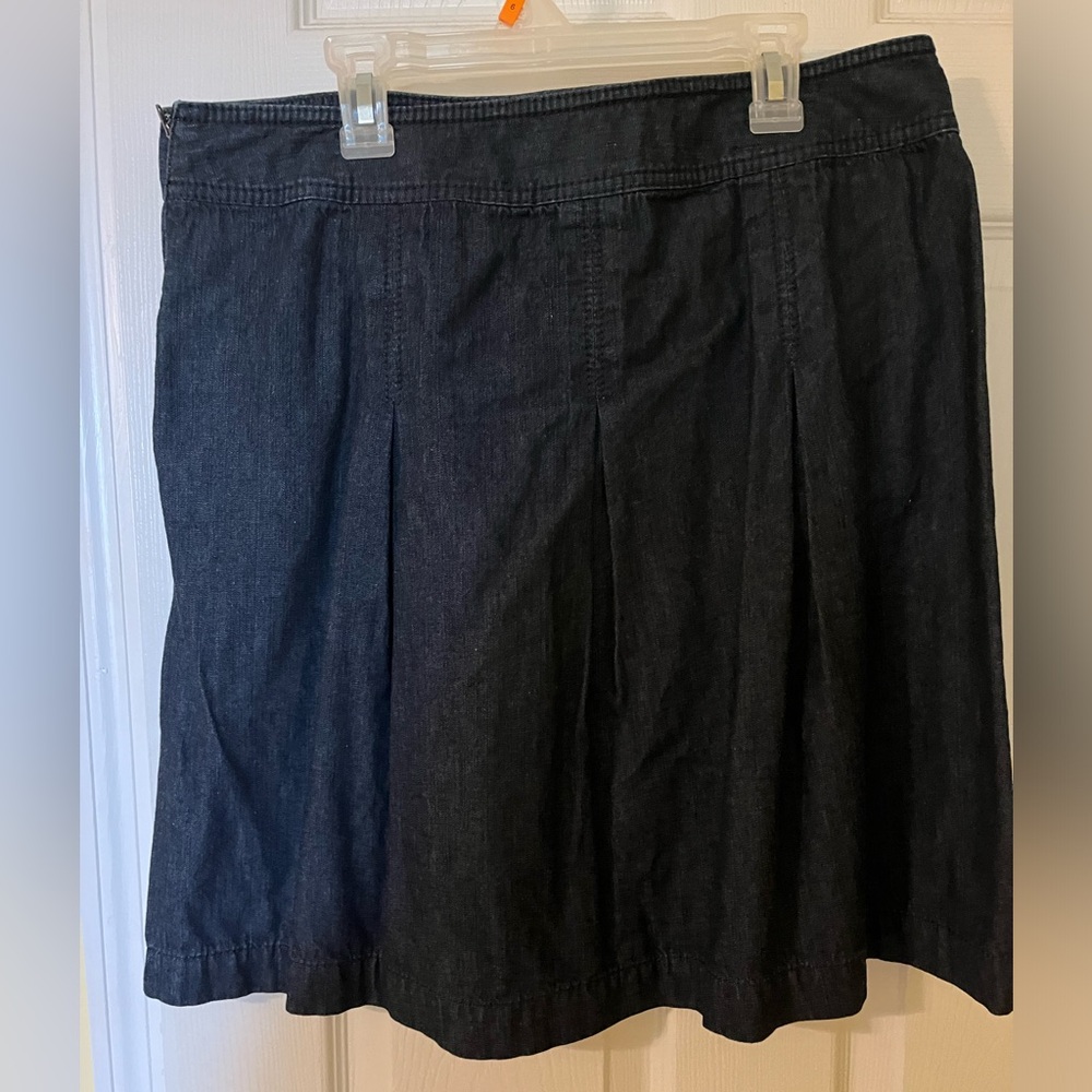 Ann Taylor Loft Pleated Skirt